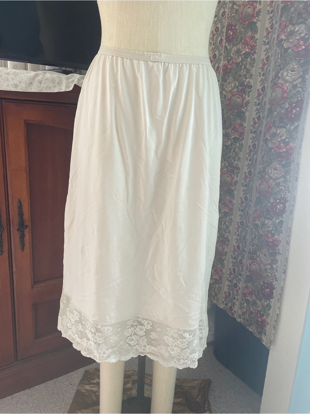 Vintage White Lace-Hem Women's Slip Skirt L